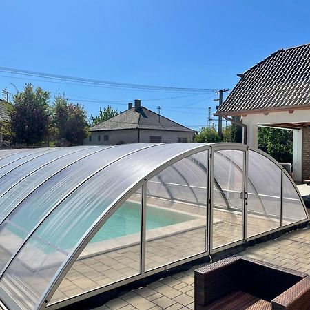Villa Maximilian Balatonkeresztur Ngoại thất bức ảnh